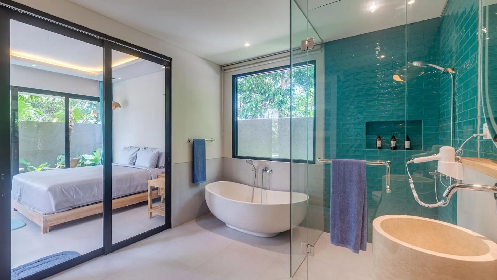 Stunning 3Br Villa With Private Pool & Tranquil Ubud Retreat  Ubud (Bali)
